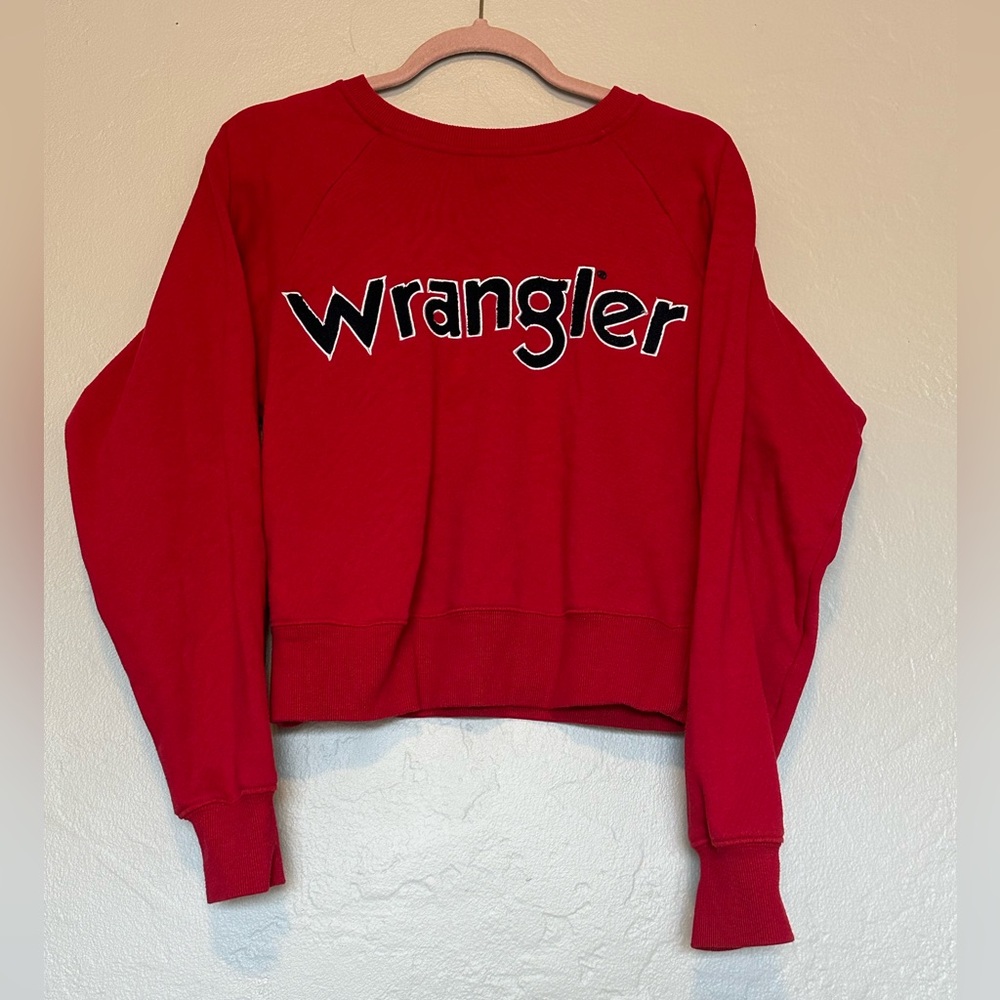Wrangler Retro Red Crew Neck Sweater Vibrant Logo Design